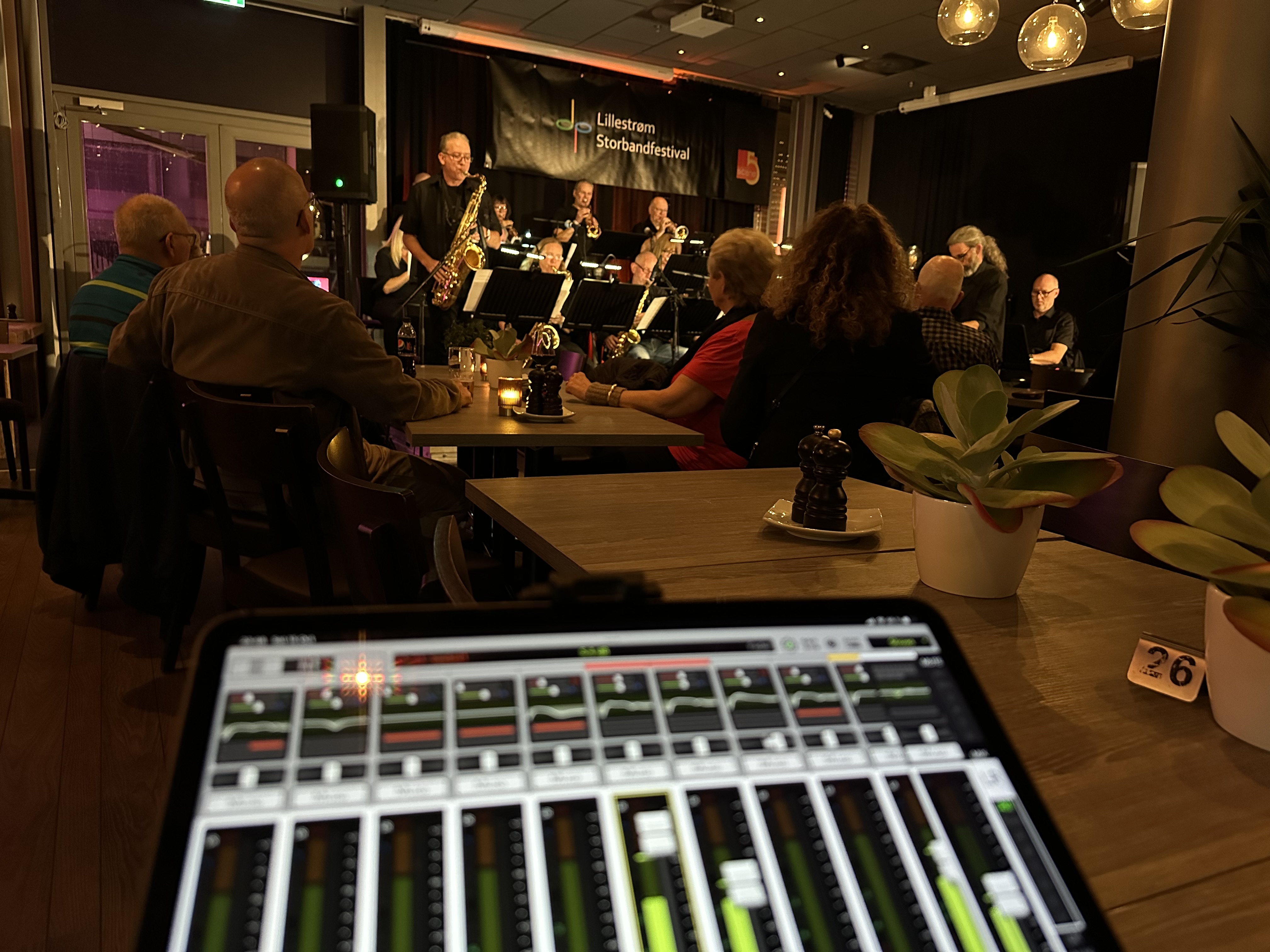 Live sound mixing desk